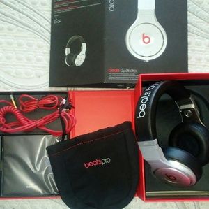 Beats pro grey with box